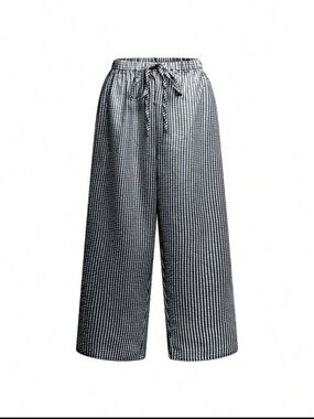 SHEIN Women’s Plus Size Black & White Plaid Pants